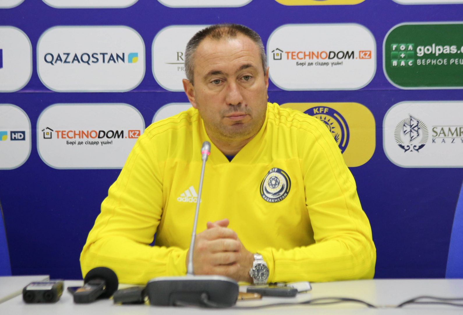 Stanimir Stoilov: "Coaches and football players understand their responsibility and that they have to fight only for the victory"
