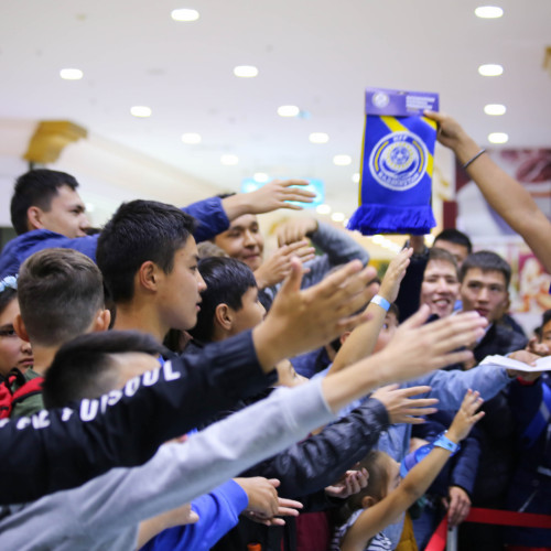 Football Players Erkebulan Tungyshbayev and Sergei Maly Met with Fans