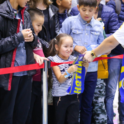 Football Players Erkebulan Tungyshbayev and Sergei Maly Met with Fans