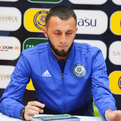 Shchetkin and Suyumbayev Met with Fans