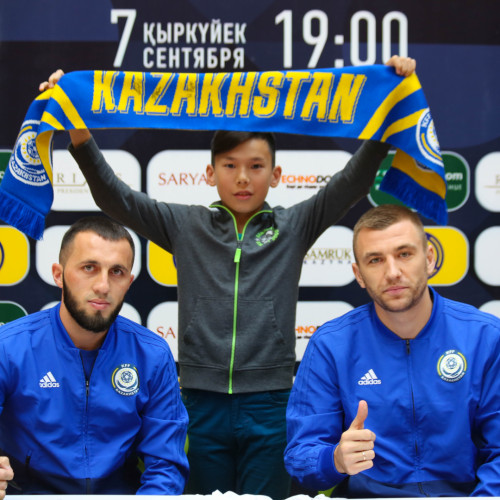 Shchetkin and Suyumbayev Met with Fans