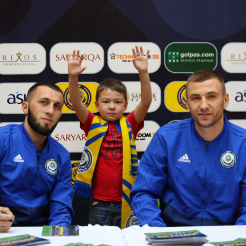 Shchetkin and Suyumbayev Met with Fans