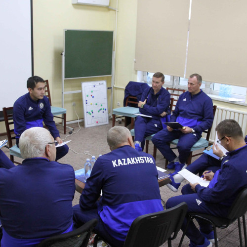 Состоялся курс повышения квалификации тренеров с лицензиями «В» УЕФА