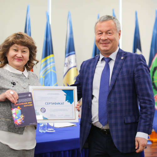 Наградили авторов методического пособия по «Уроку футбола»