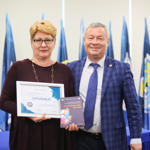 Наградили авторов методического пособия по «Уроку футбола»