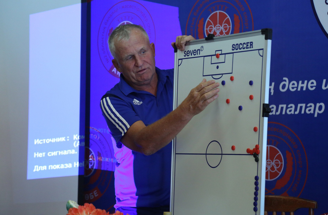 Vladimir Nikitenko Visits  'Aktobe' Football Center