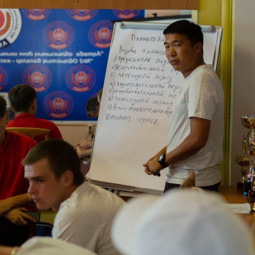 Никитенко посетил ФЦ «Актобе»