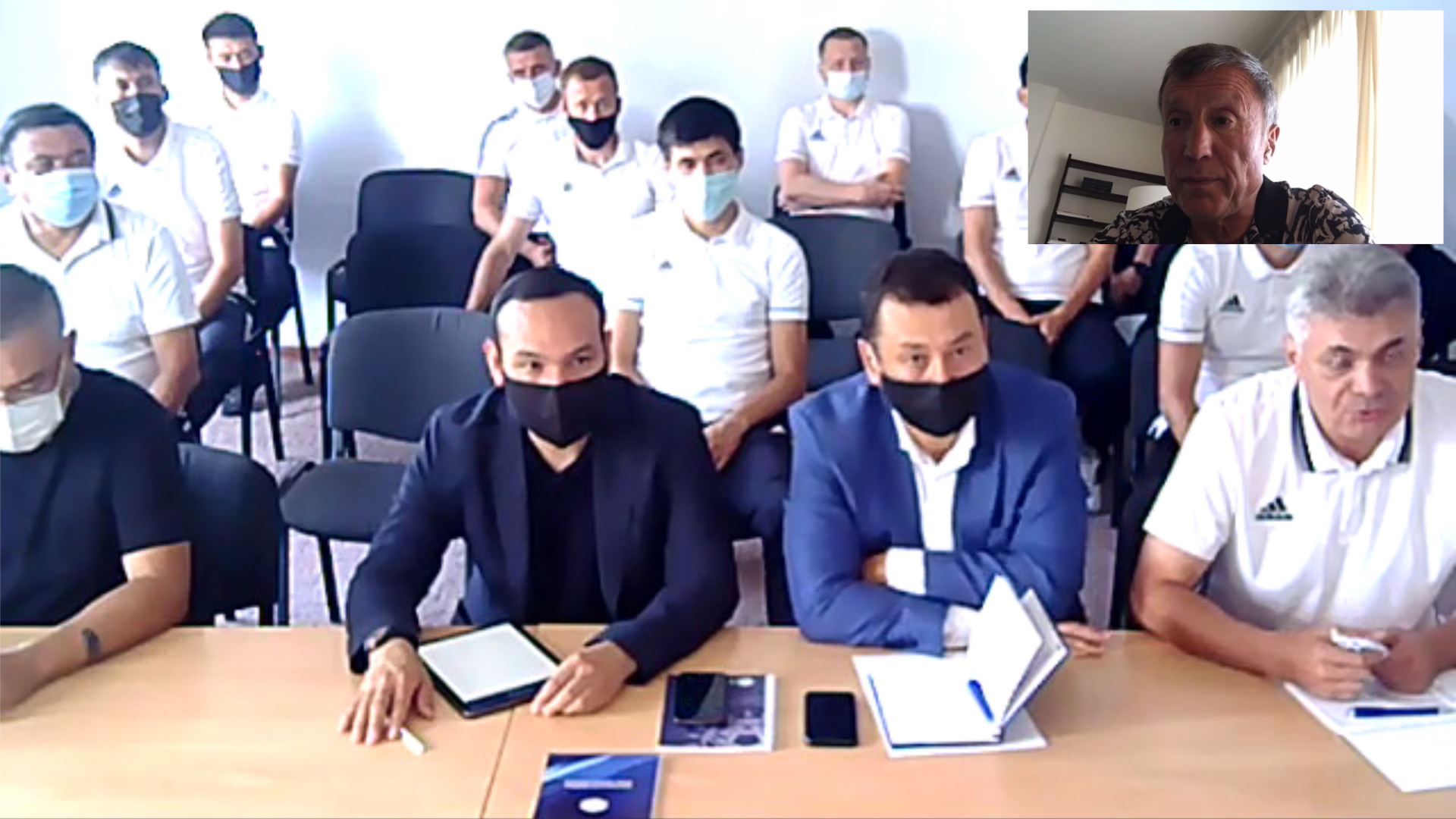 Қазақстан футбол федерациясының президенті Әділбек Жақсыбеков кәсіби футбол төрешілерімен кездесуі өткізді