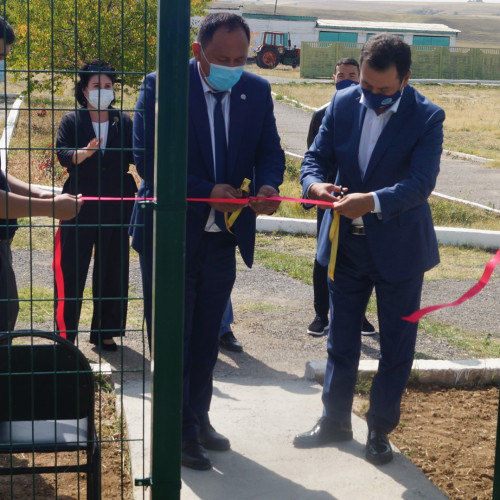 Ерекше балаларға арналған футбол алаңының ашылу рәсімінен фоторепортаж