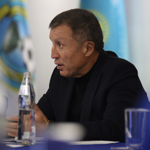ҚФФ президенті Әділбек Жақсыбеков Қазақстан құрама командаларының жаттықтырушылар штабымен кездесті