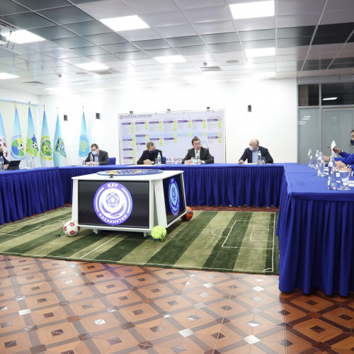 ҚФФ президенті Әділбек Жақсыбеков Қазақстан құрама командаларының жаттықтырушылар штабымен кездесті