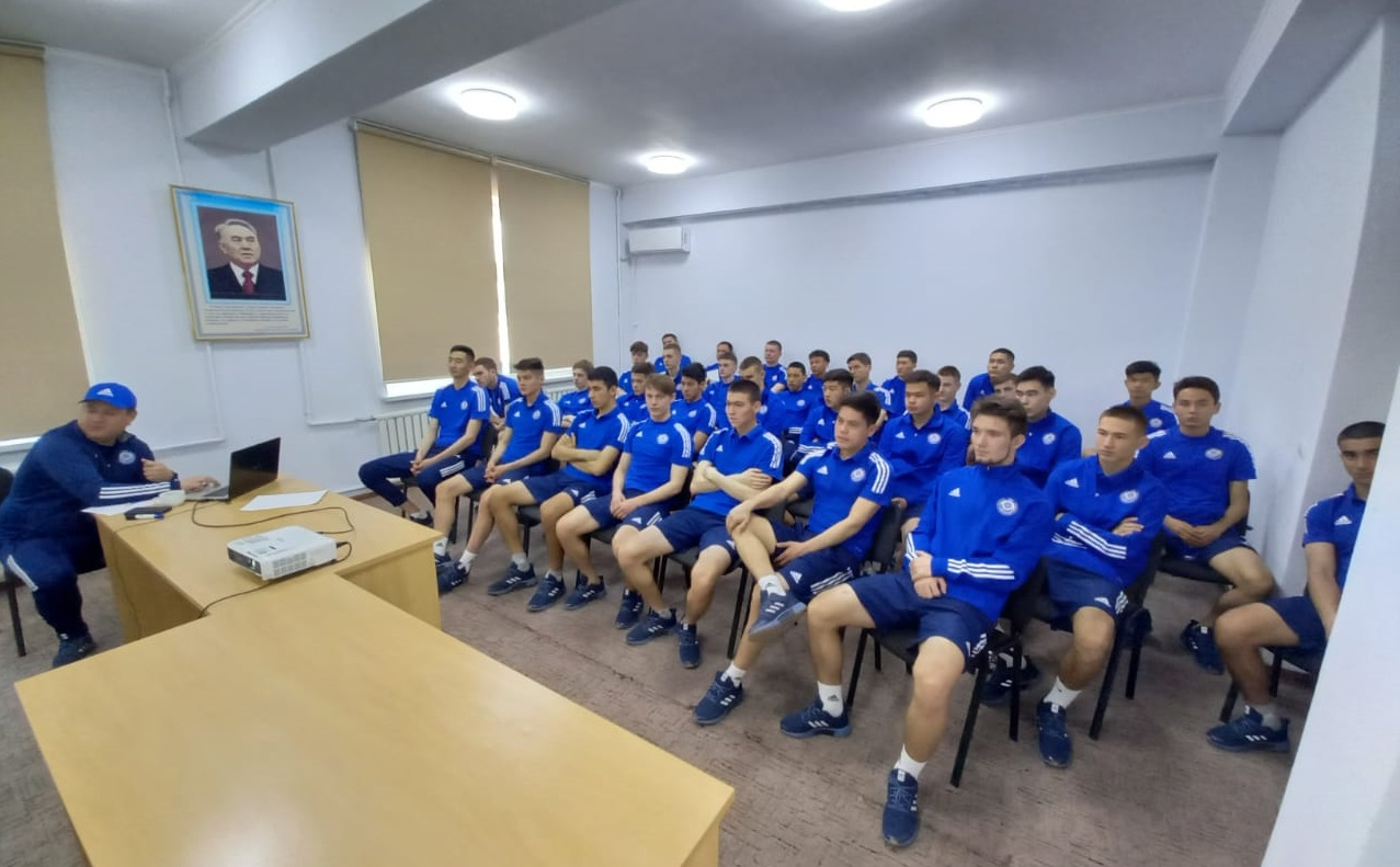 Сборная Казахстана U-19 начала сбор в Талгаре