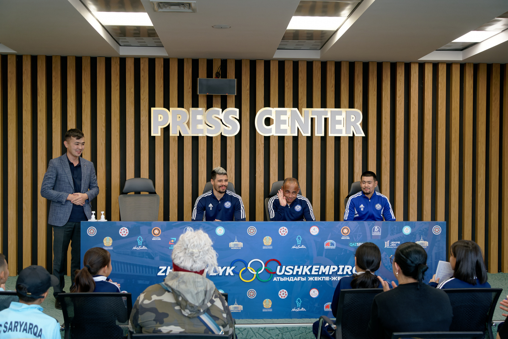 Игита, Турсагулов и Кака ответили на вопросы будущих чемпионов