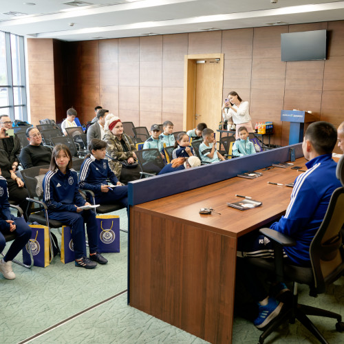 Игита, Турсагулов и Кака ответили на вопросы будущих чемпионов