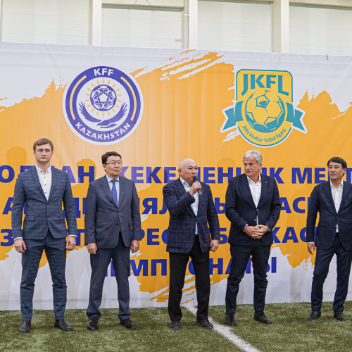 UEFA representative takes part in awarding ceremony