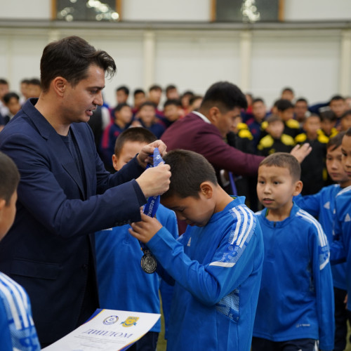 UEFA representative takes part in awarding ceremony