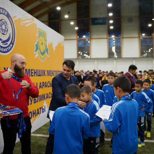 UEFA representative takes part in awarding ceremony
