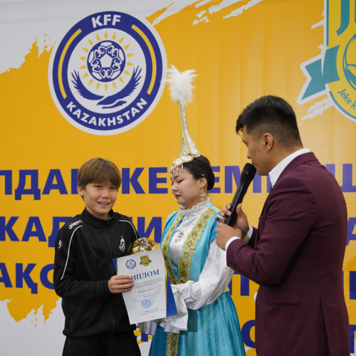 UEFA representative takes part in awarding ceremony