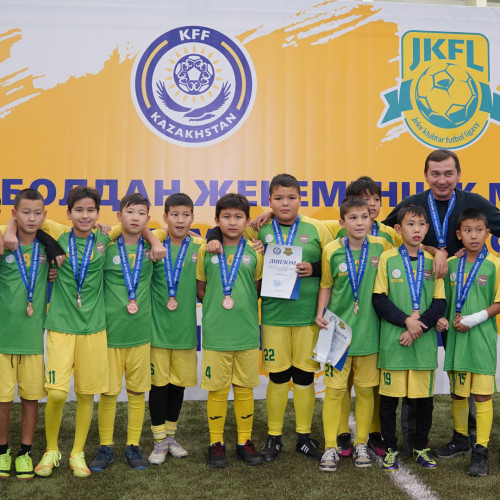 UEFA representative takes part in awarding ceremony