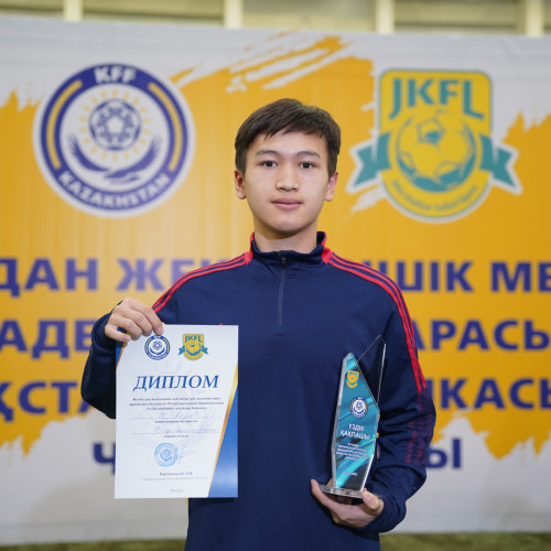 UEFA representative takes part in awarding ceremony
