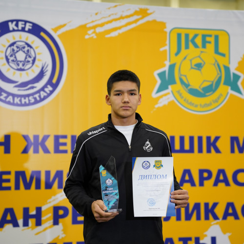 UEFA representative takes part in awarding ceremony