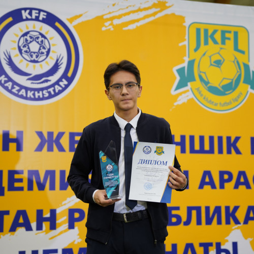 UEFA representative takes part in awarding ceremony