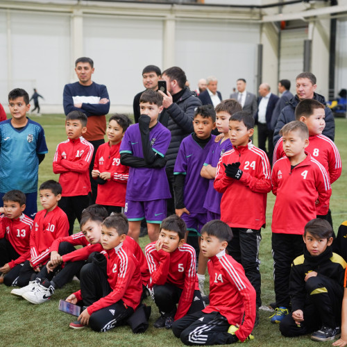 UEFA representative takes part in awarding ceremony