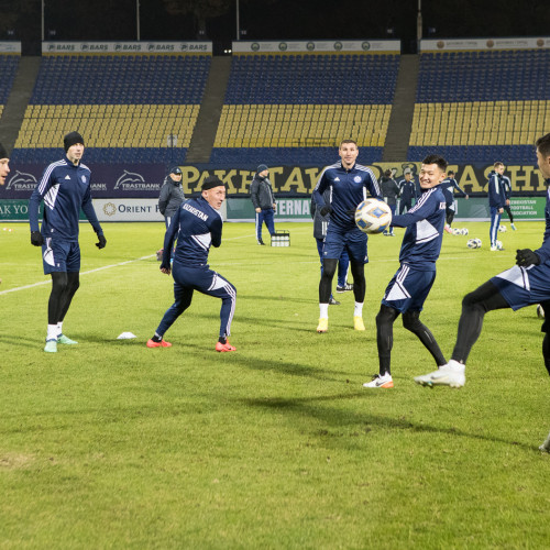 Photos from the pre-match training session