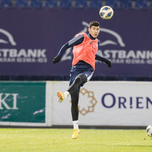 Photos from the pre-match training session