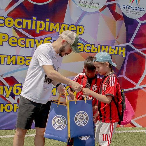 Қызылордада балалар үйінің тәрбиеленушілеріне арналған футбол фестивалі өтті