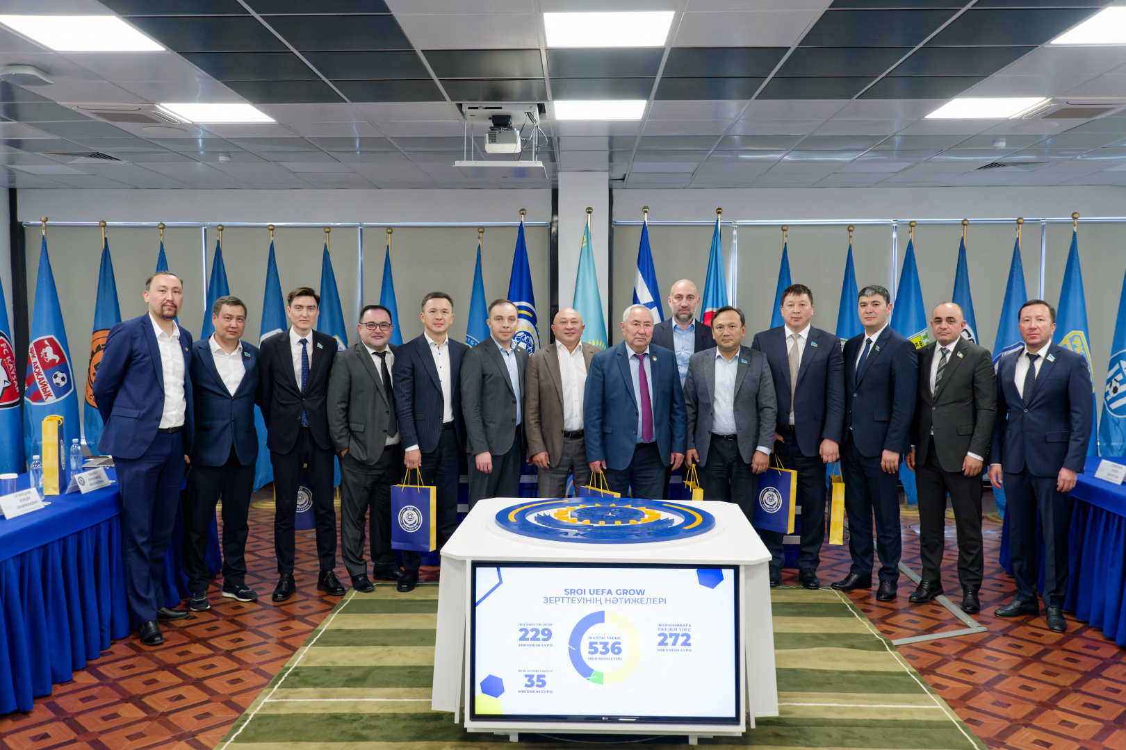 Астанада Қазақстан Республикасы Парламенті Сенаты мен Мәжілісінің депутаттарымен кездесу өтті
