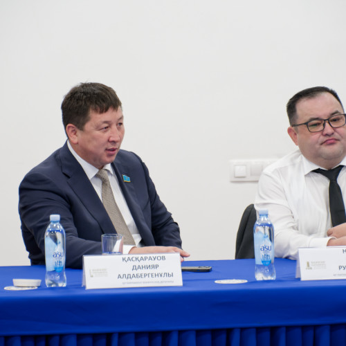 Астанада Қазақстан Республикасы Парламенті Сенаты мен Мәжілісінің депутаттарымен кездесу өтті