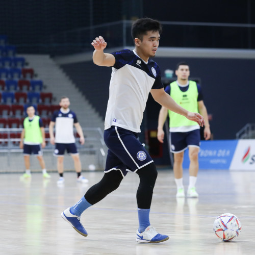 Kazakhstan futsal team in Baku - Photos