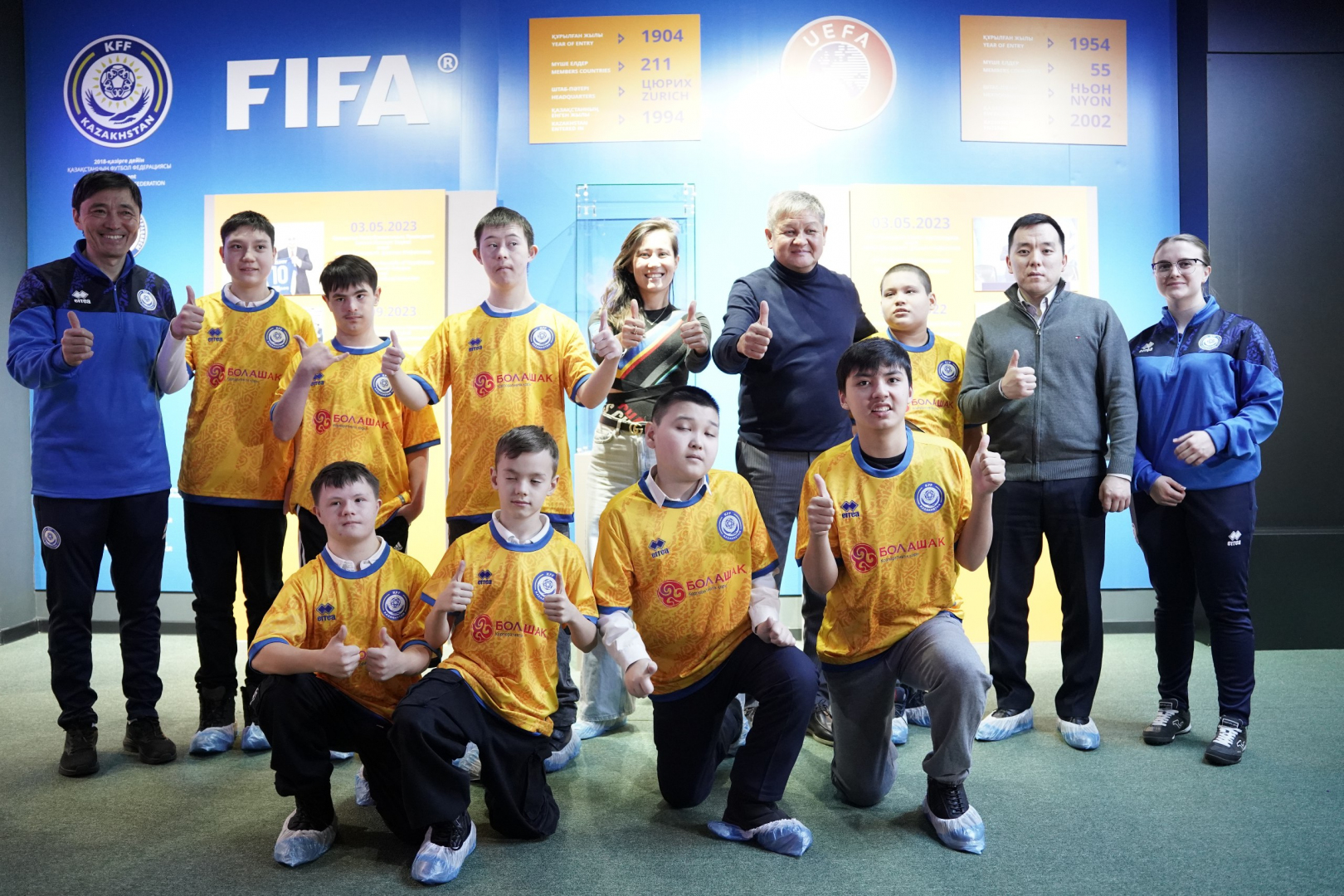 UNI Football командасының ойыншыларына ұлттық құраманың формасы табысталды