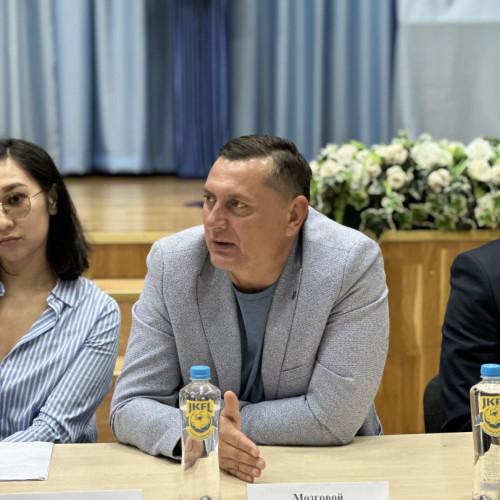Қарағандыда еліміздегі бұқаралық футболдың дамуы талқыланды