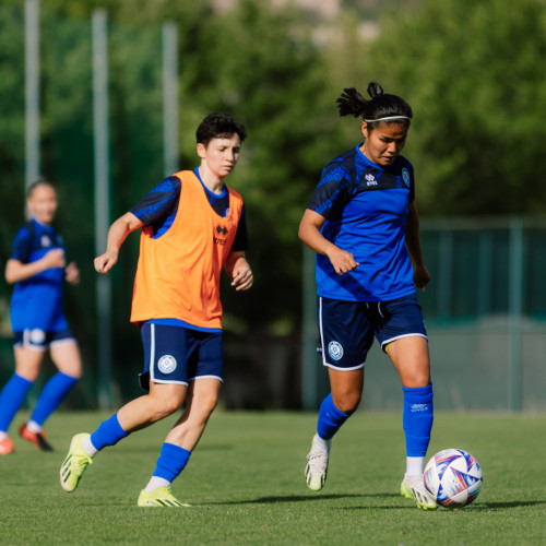 Kazakhstan women's team holds first training session in Armenia