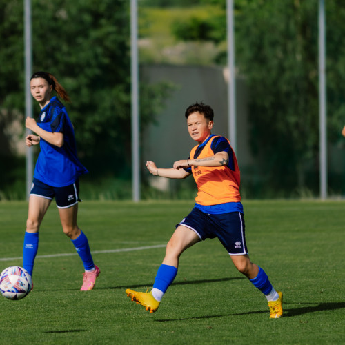 Kazakhstan women's team holds first training session in Armenia