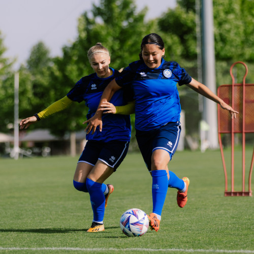 Kazakhstan women's team holds first training session in Armenia