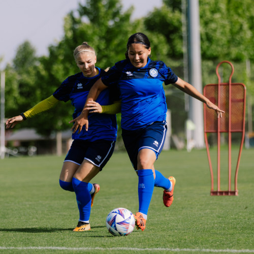 Kazakhstan women's team holds first training session in Armenia