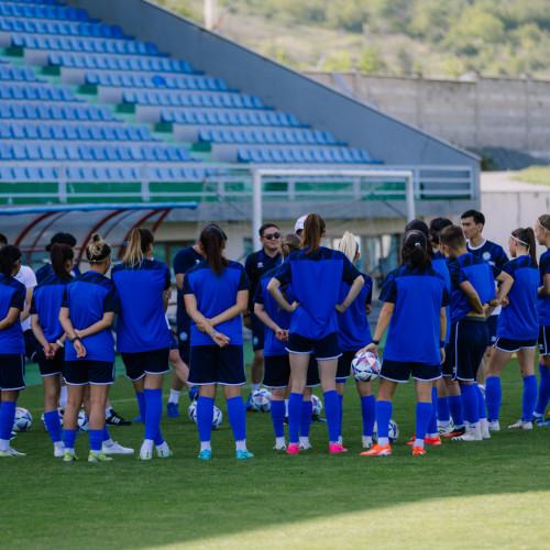Kazakhstan women's team holds first training session in Armenia