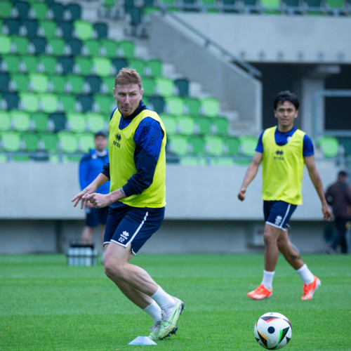 Pre-match training session in Szombathely