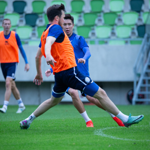 Pre-match training session in Szombathely