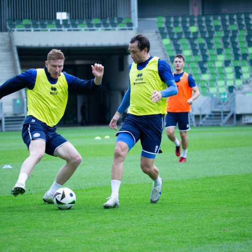 Pre-match training session in Szombathely