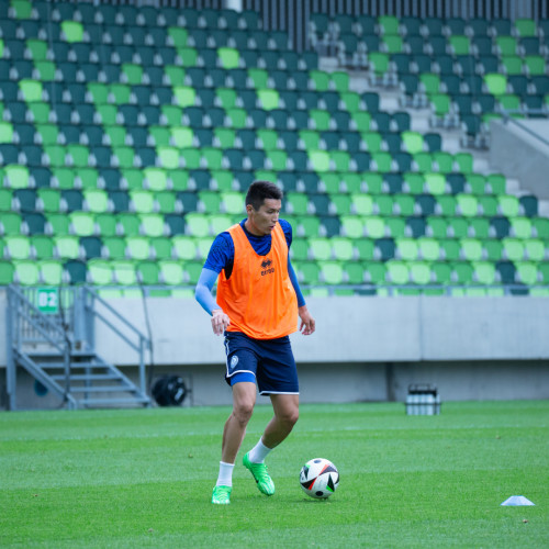 Pre-match training session in Szombathely