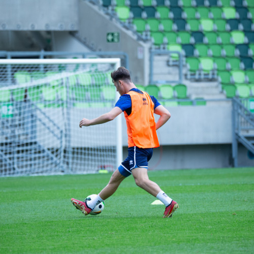 Pre-match training session in Szombathely