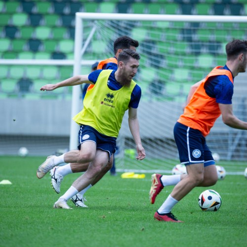 Pre-match training session in Szombathely