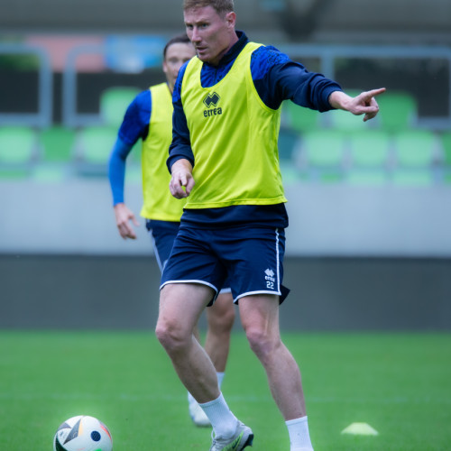 Pre-match training session in Szombathely