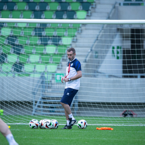 Pre-match training session in Szombathely
