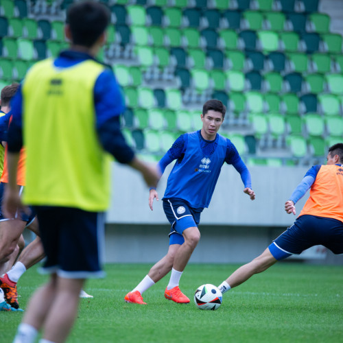 Pre-match training session in Szombathely