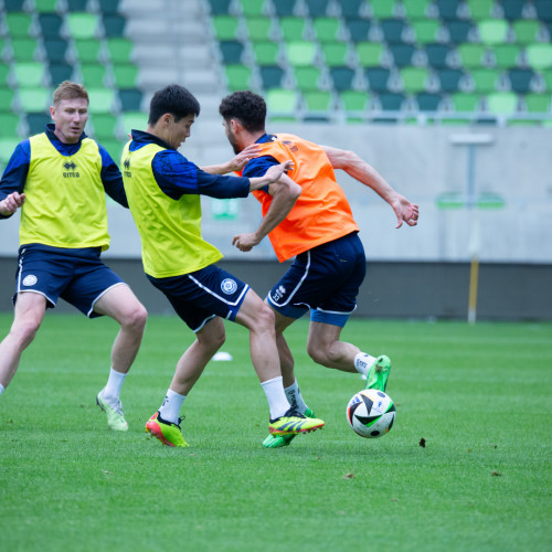 Pre-match training session in Szombathely